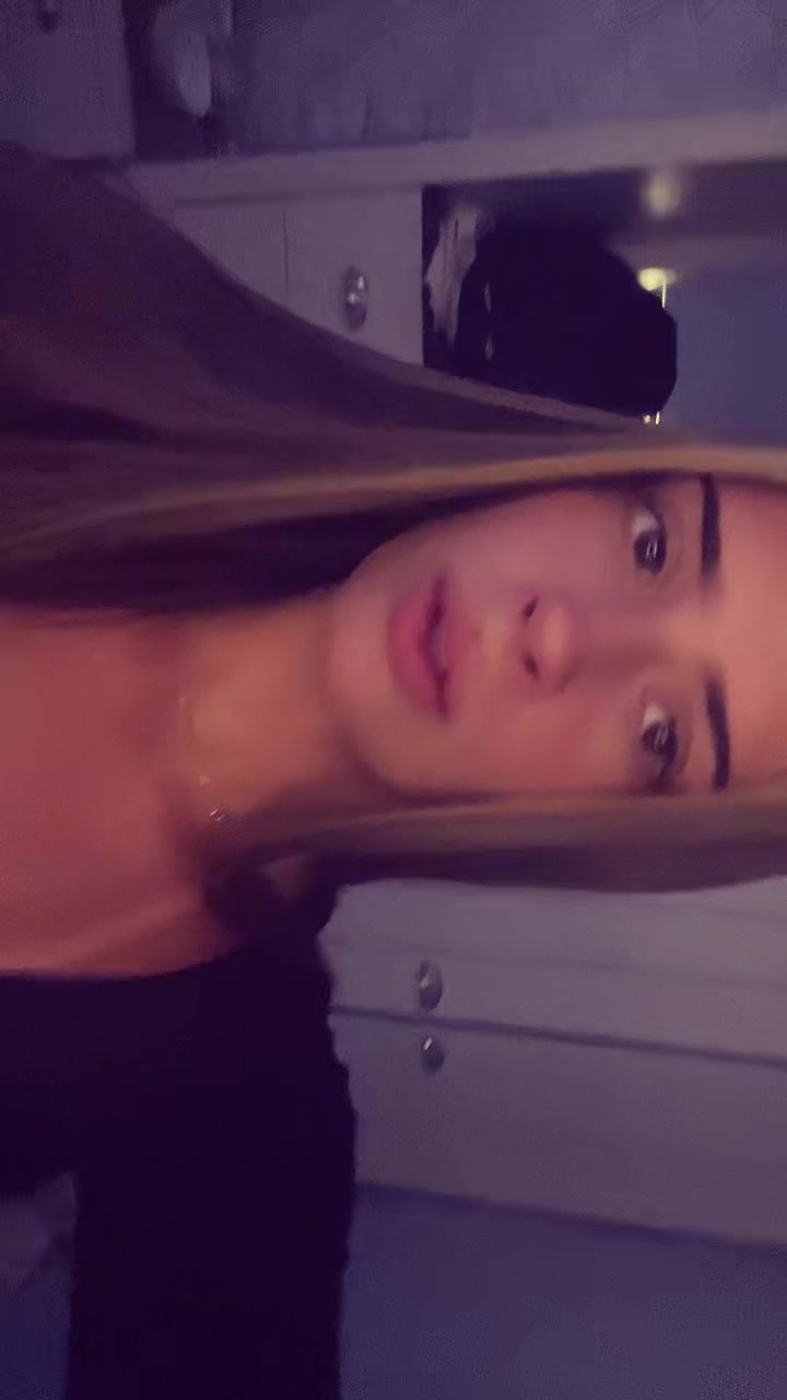 @Ella 🧃💽