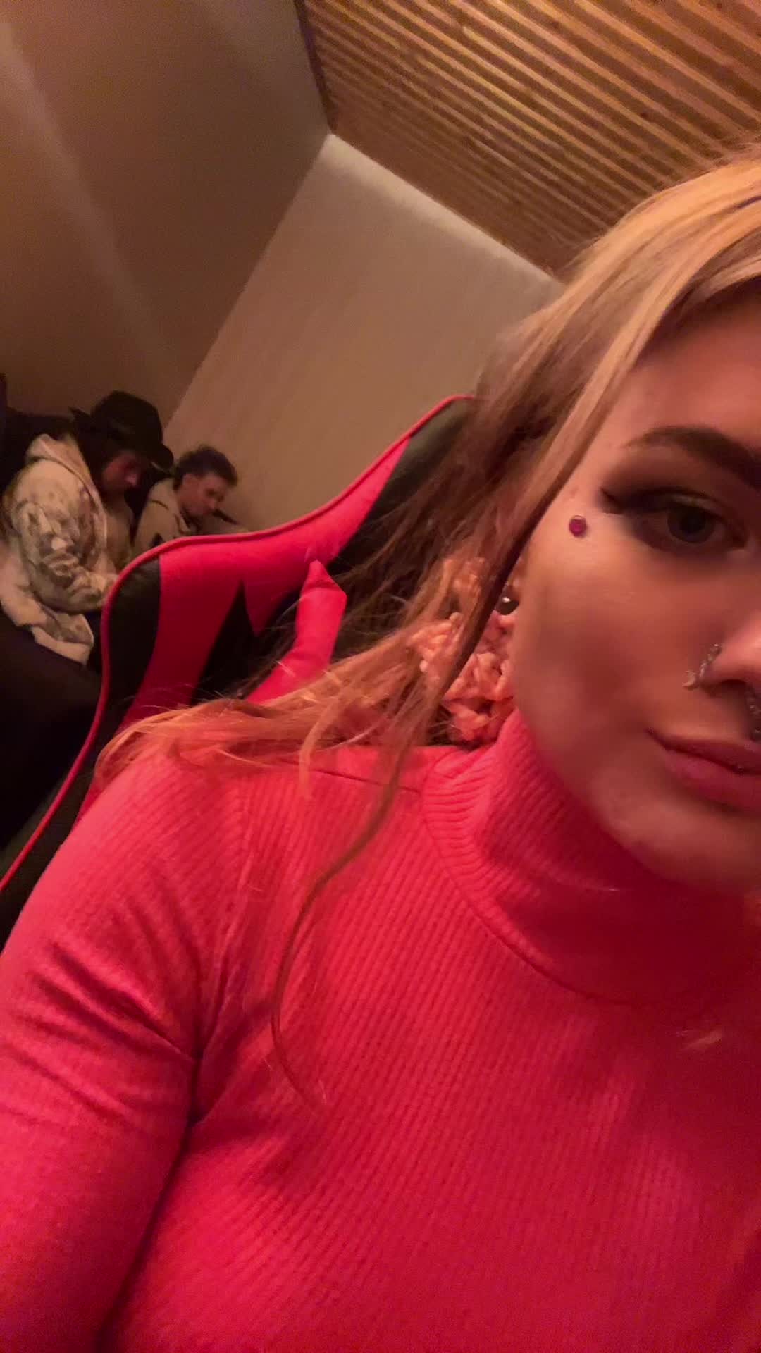 @EmMi
