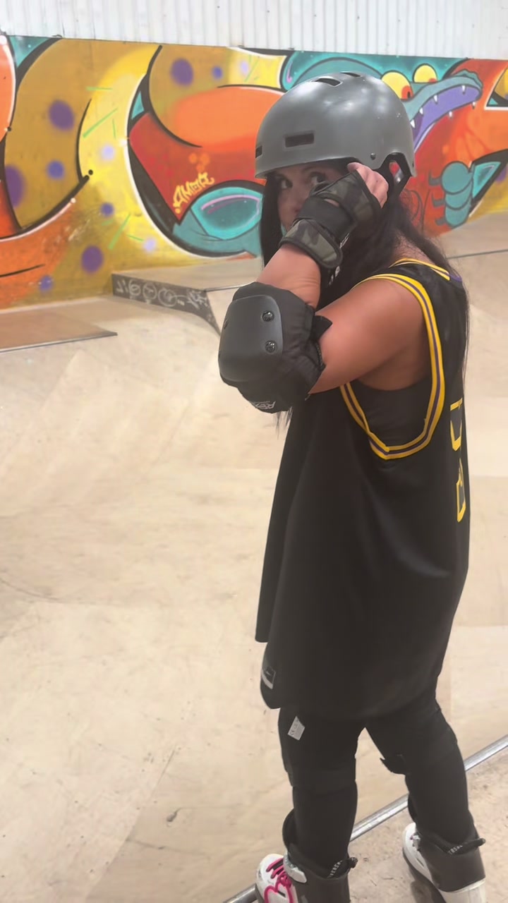 @Skater Girl