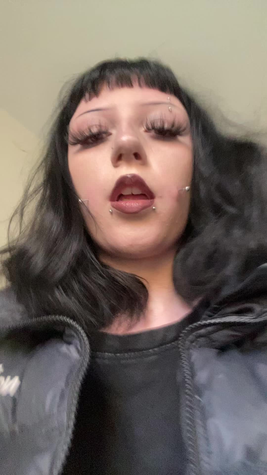 @<3