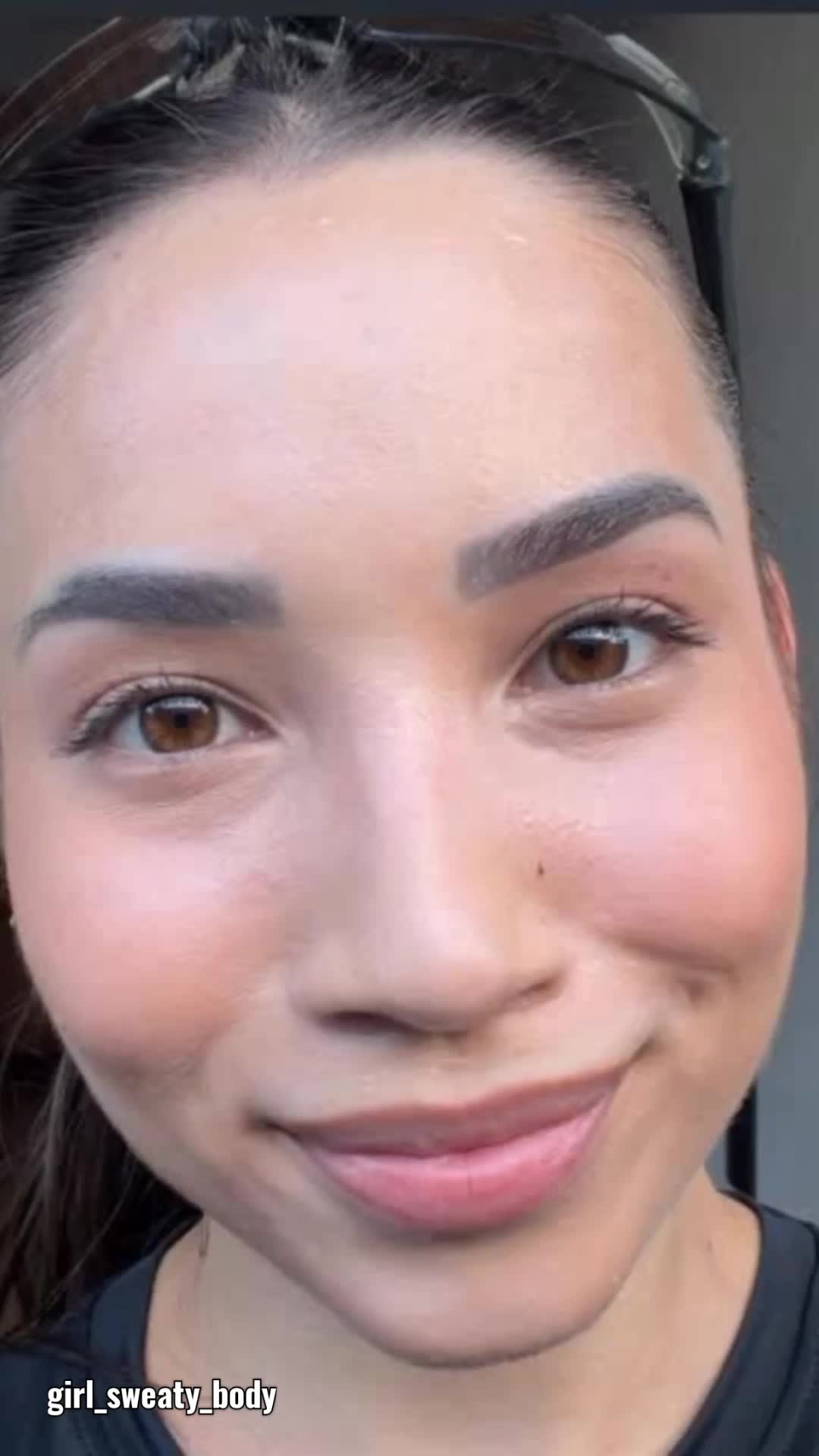 @girl_sweaty_body