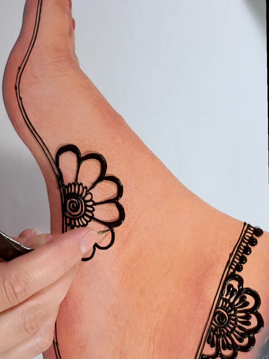 @Anaya Mehndi Creations