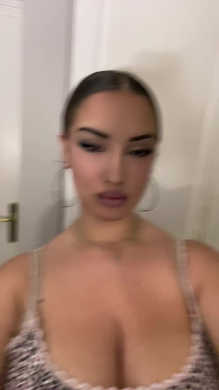 @𝒩