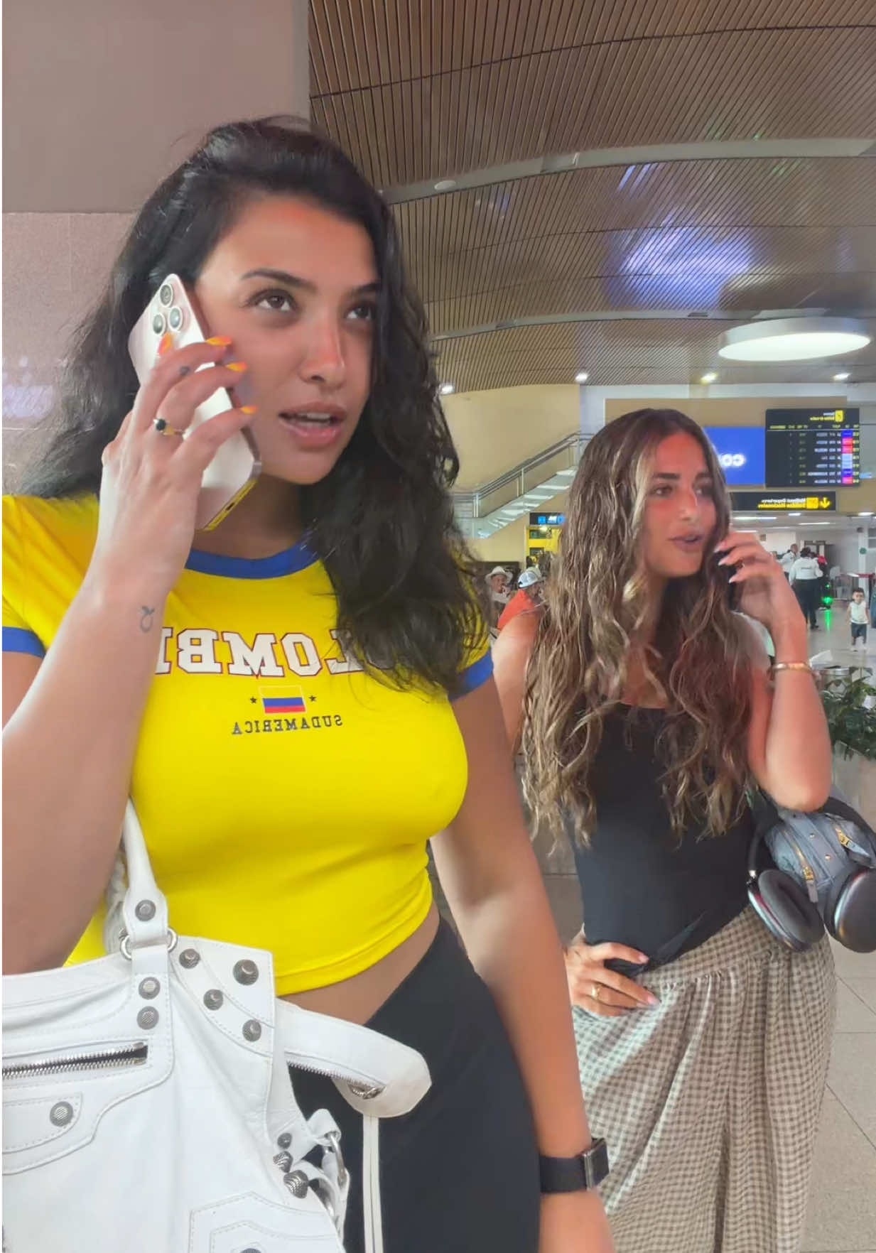 @Nourh&egrave;ne