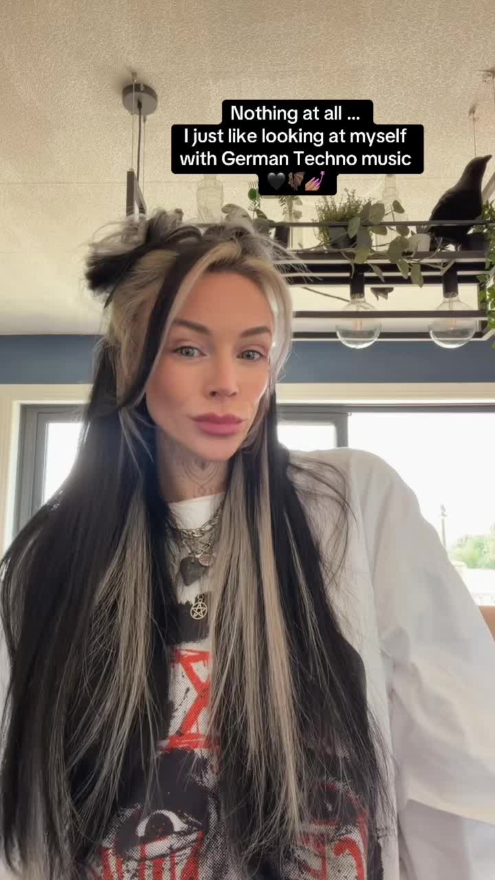 @GlitterGreigyCrafts