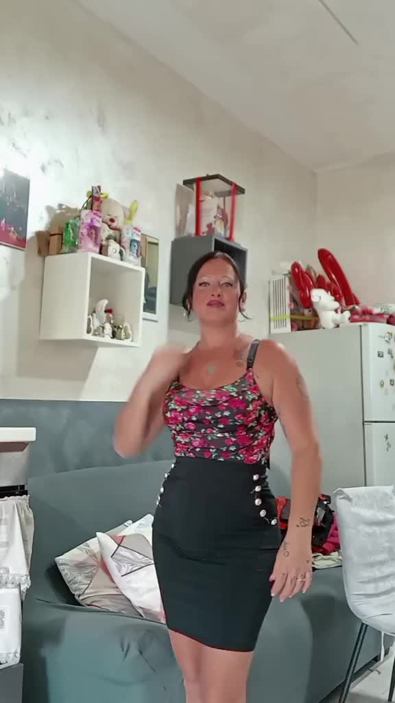 @ladeadelledee