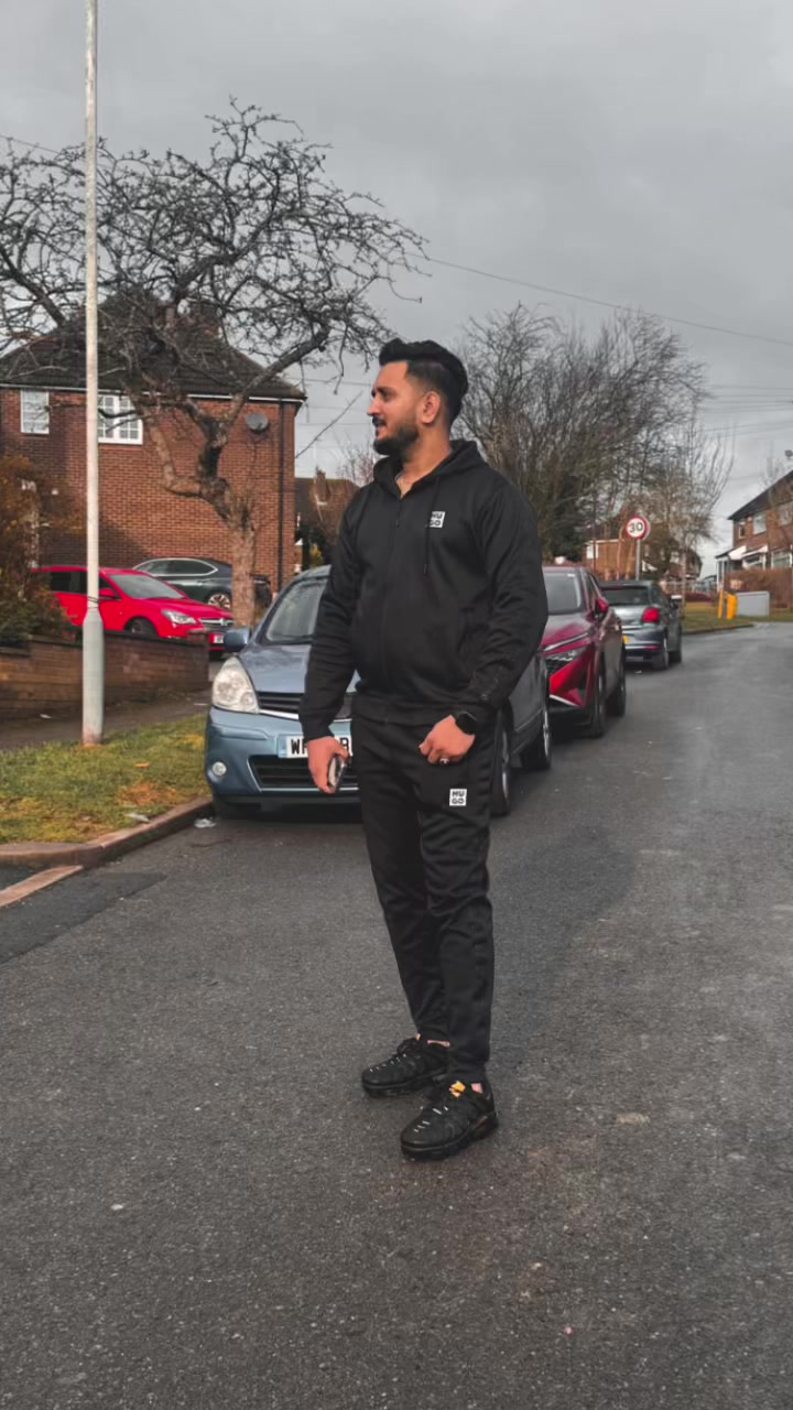 @Hassam_rajpoot🇬🇧
