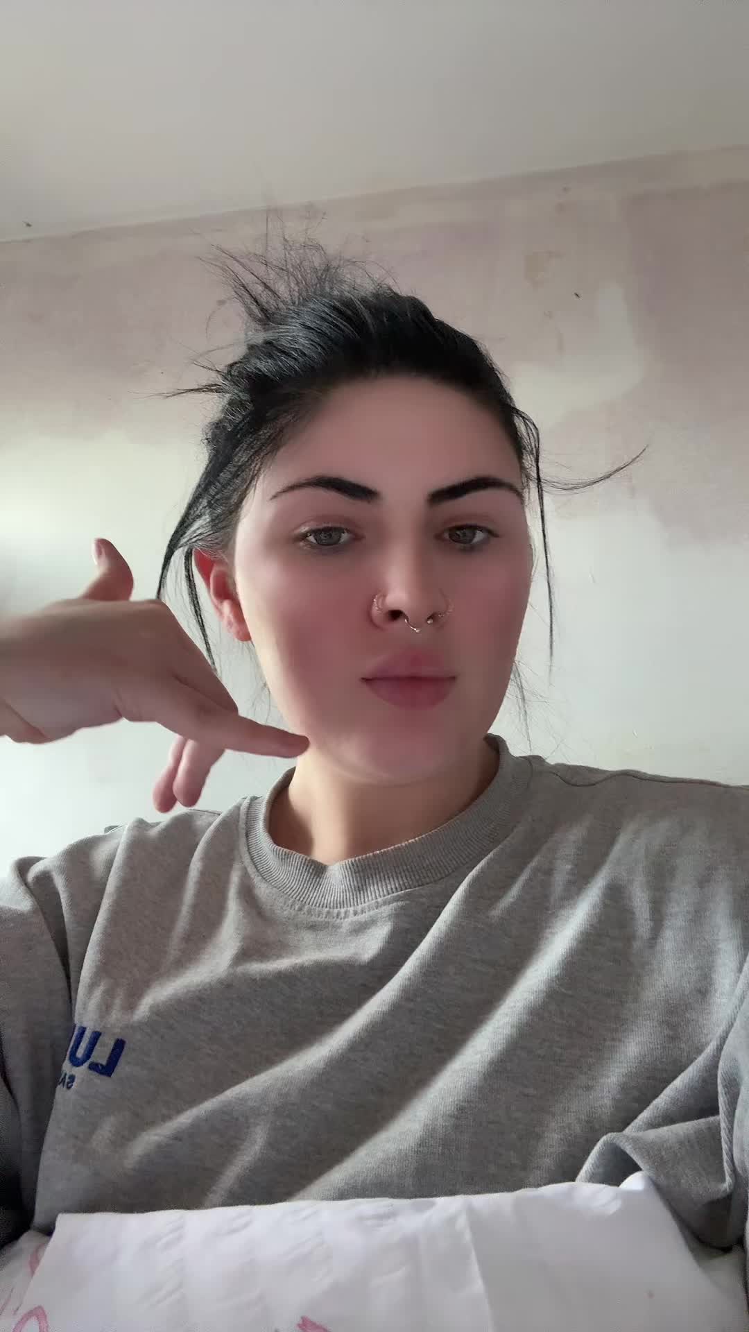 @Laura🩶✨