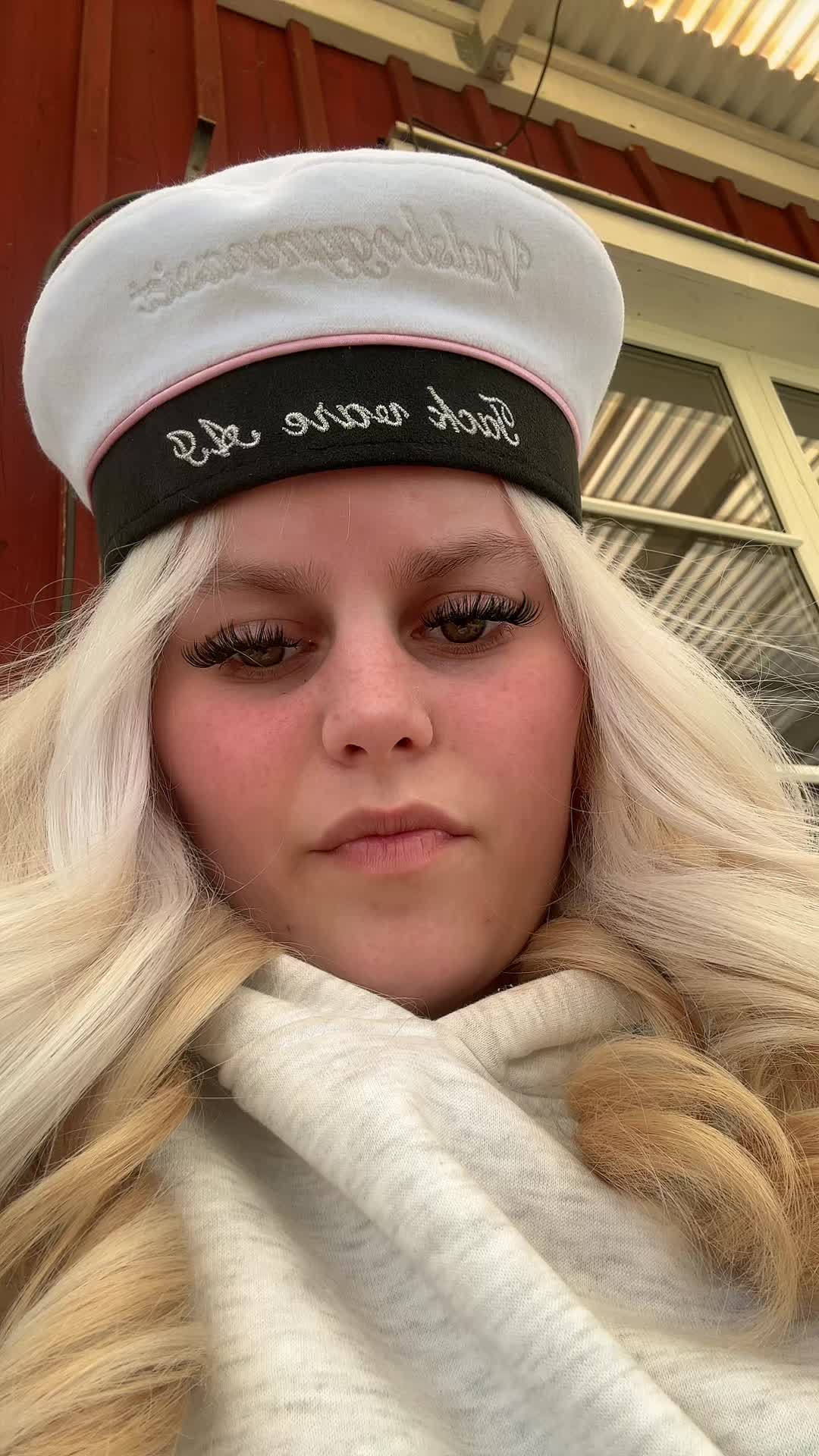 @Emelina