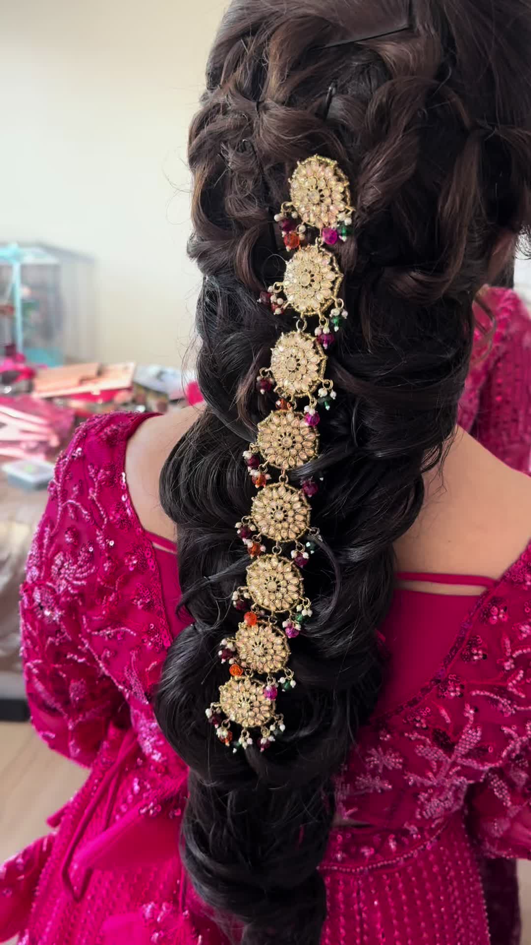 @aishaiqbalmua