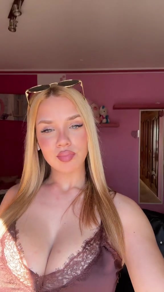 @𝒞