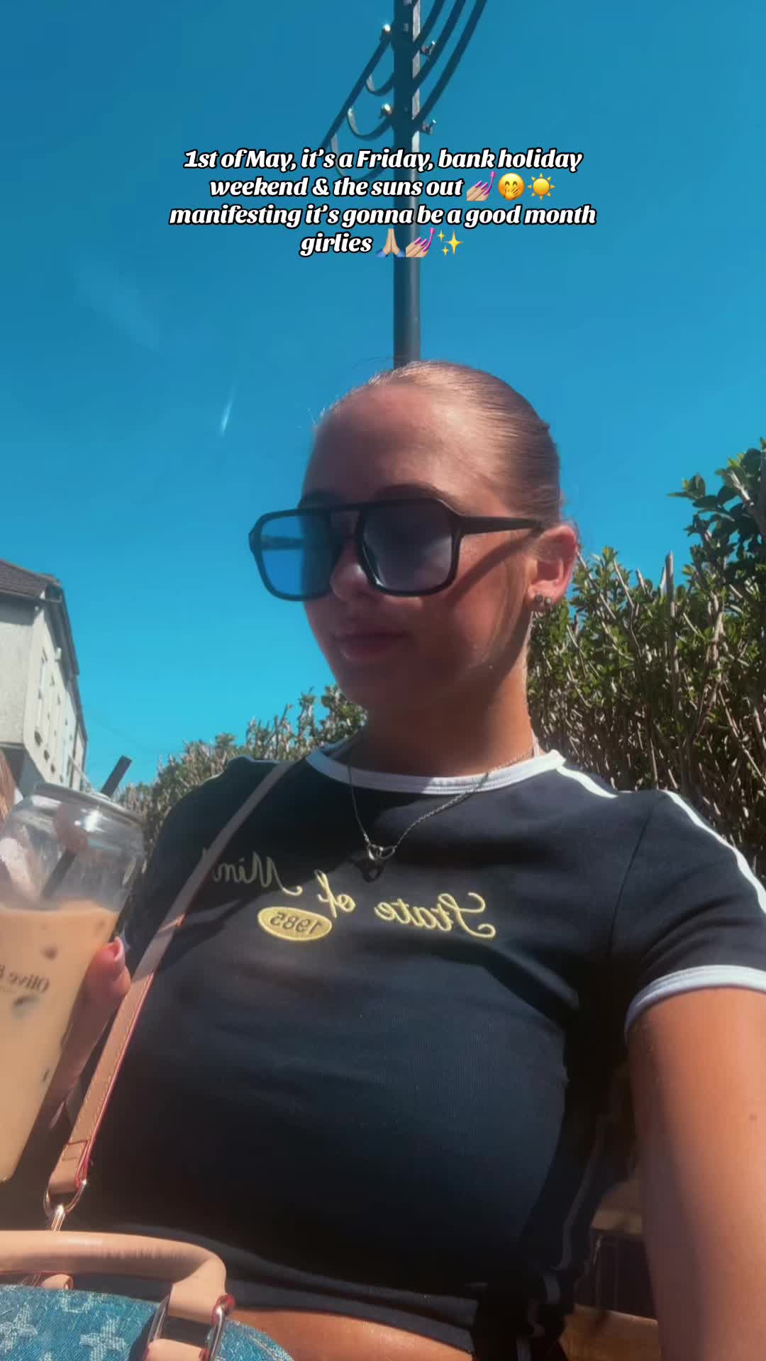 @Dani 🍒🪩🧿✨