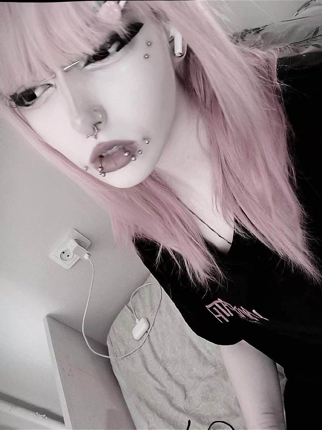 @✞
