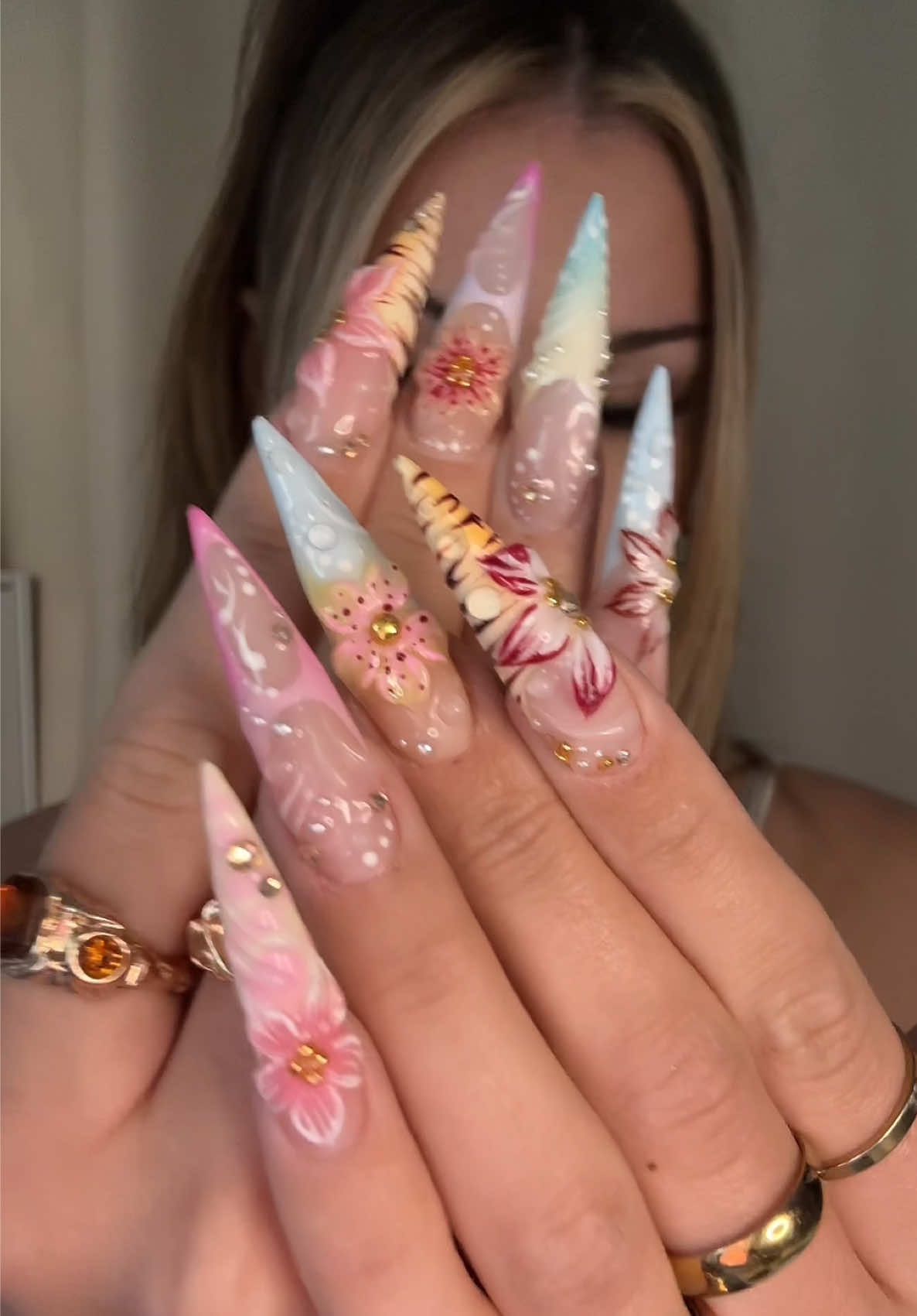 @babyynailz