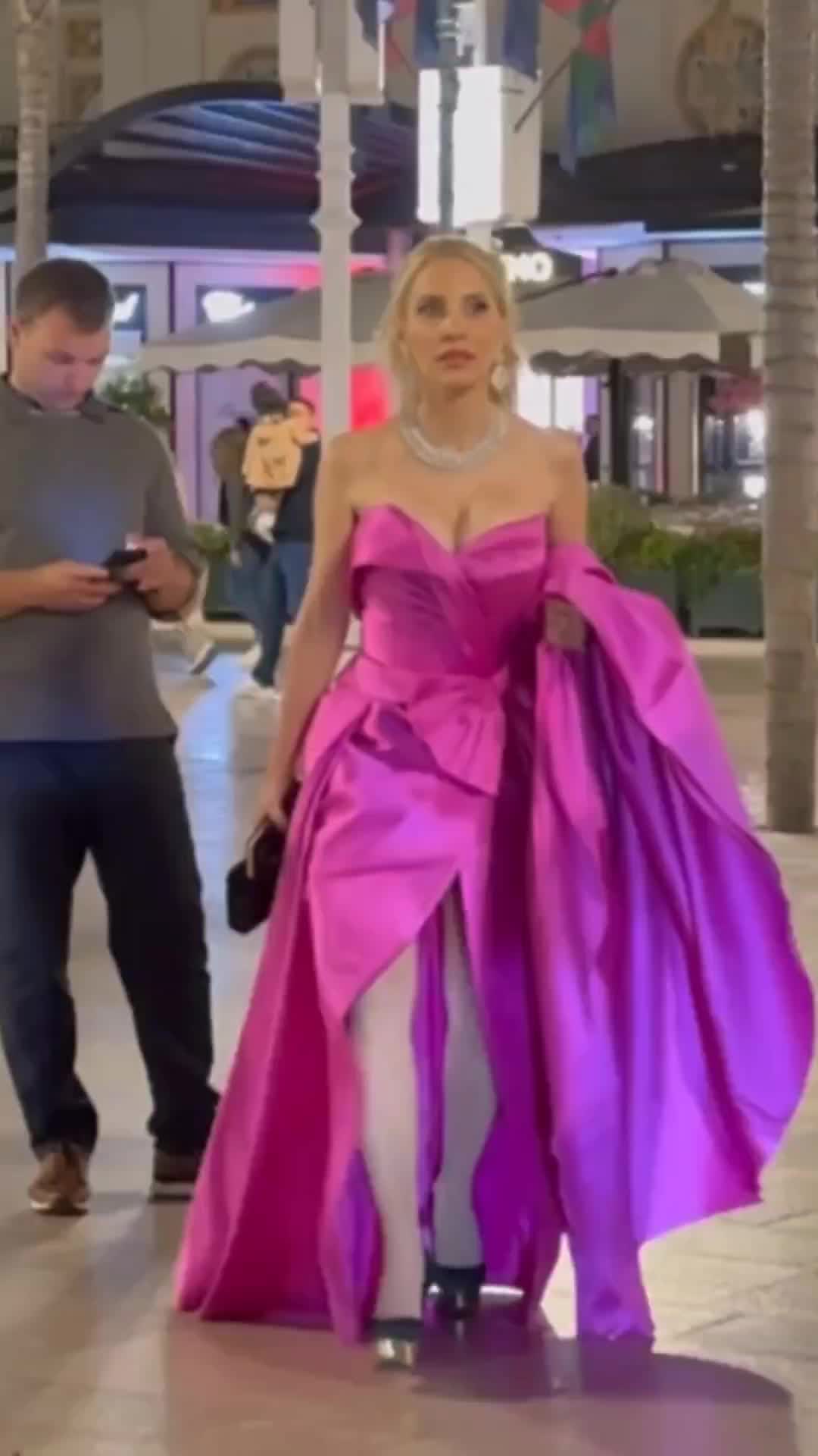 @Sketchora
