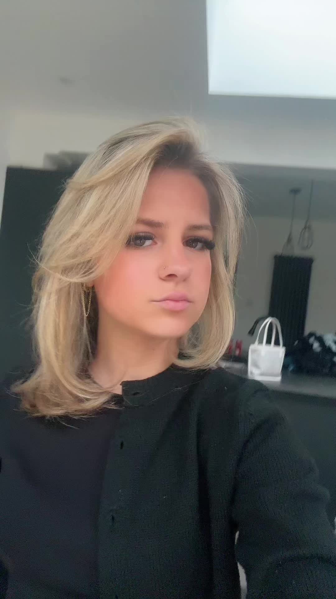@𝐿𝒮𝒯