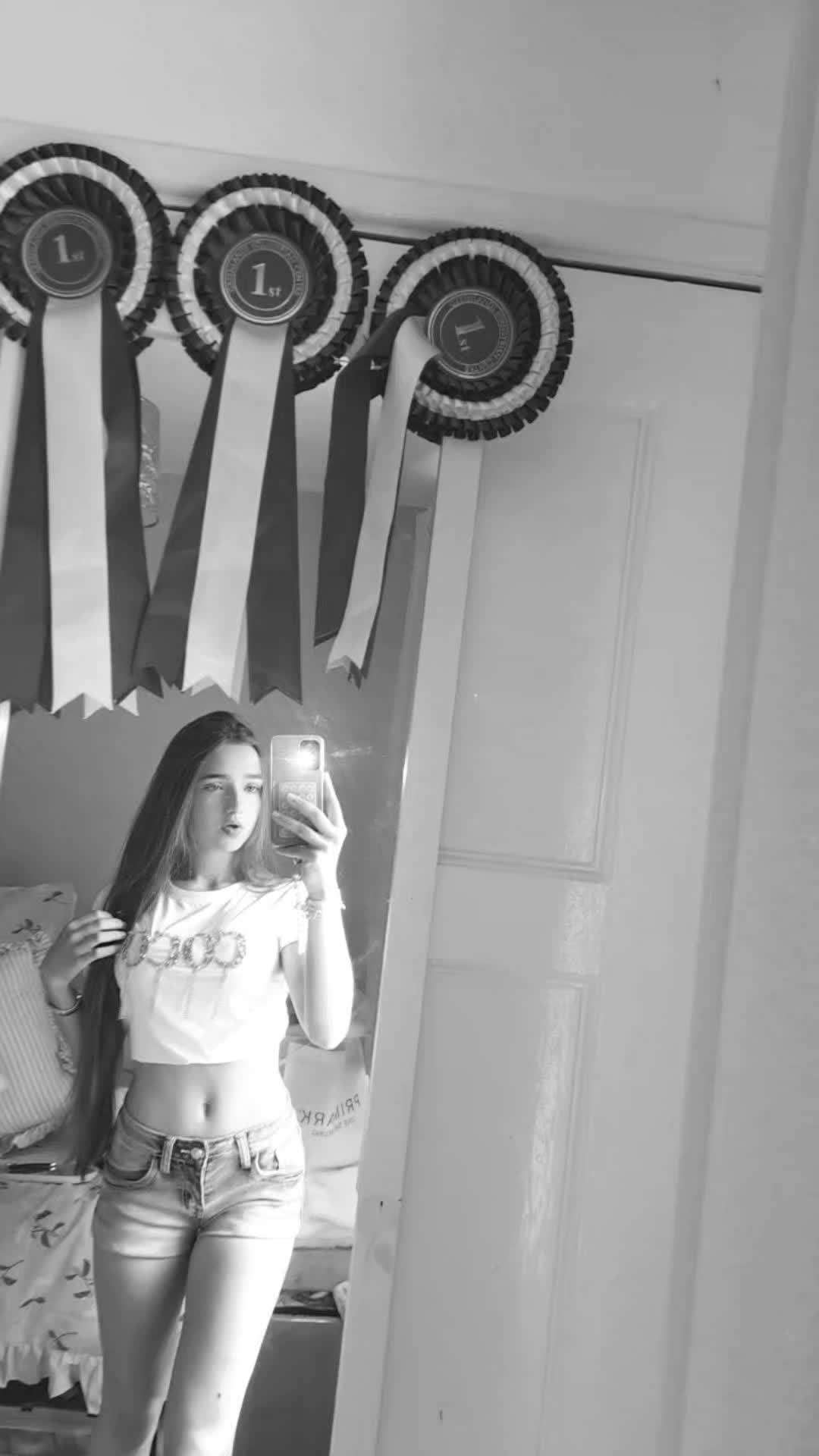 @💋⚜️👸🏽𝐇𝐨𝐧𝐞𝐲👸🏽⚜️💋