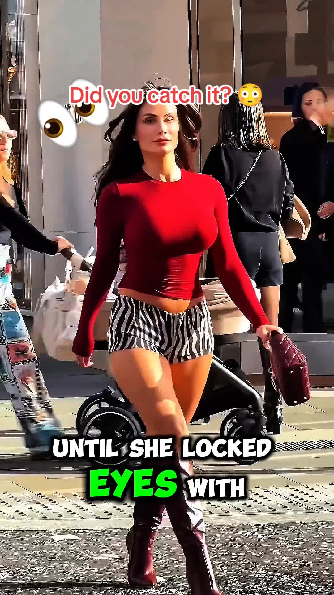 @Candid Looks