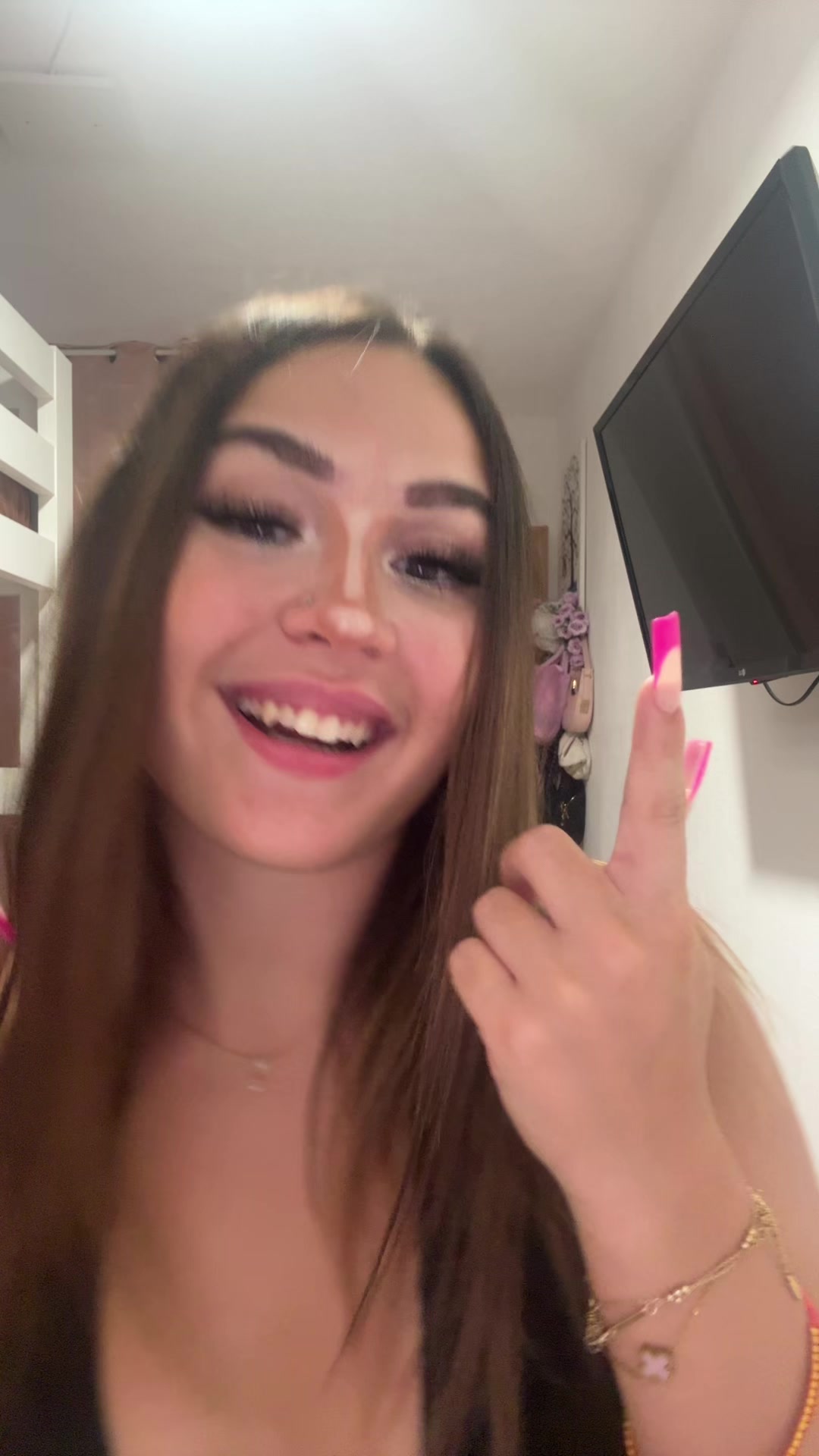@caarlaaxx_