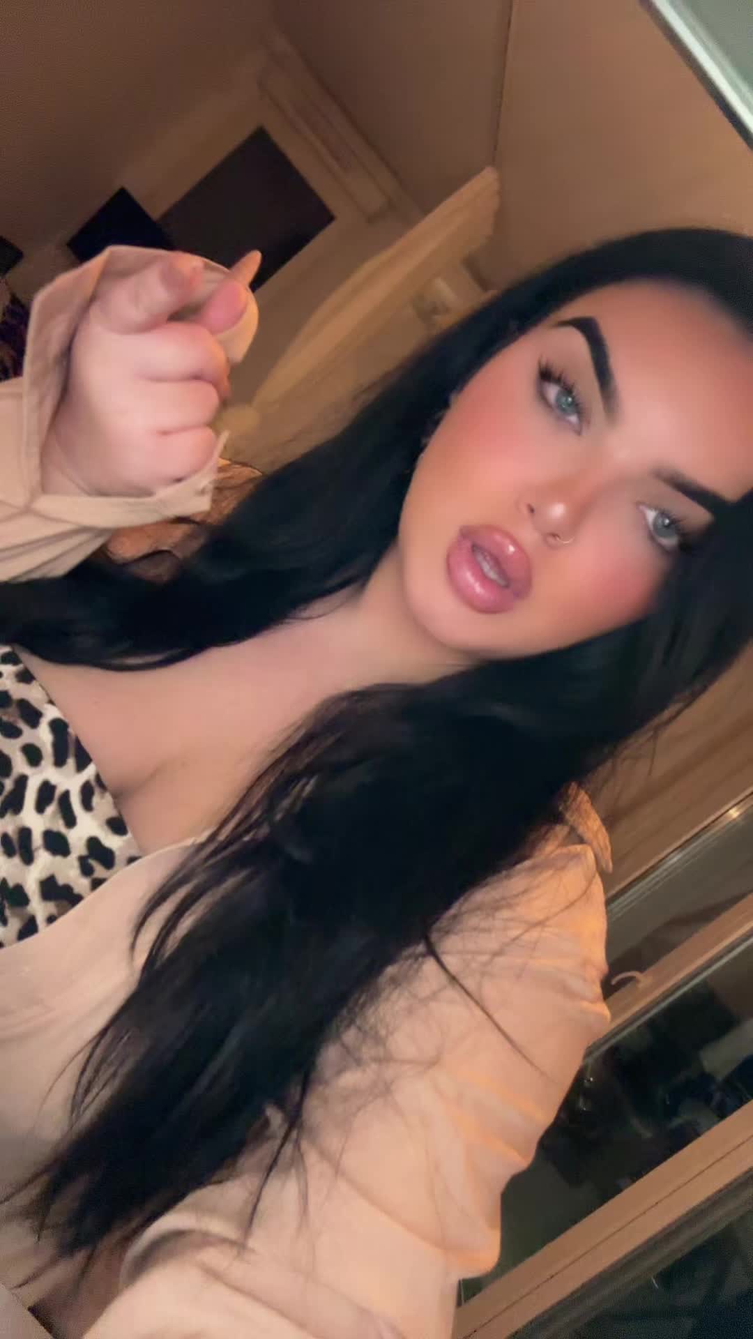 @Maya🇵🇰