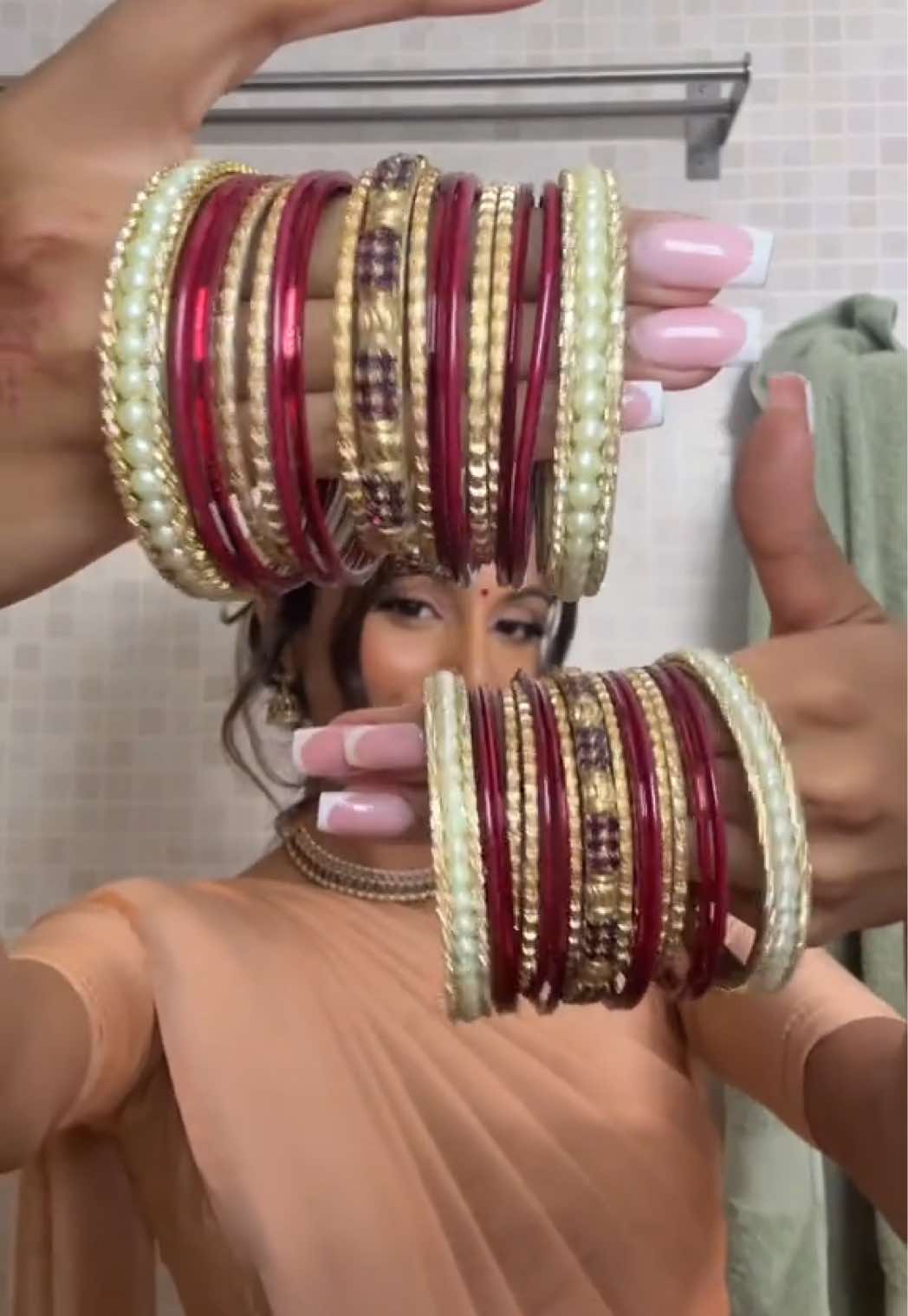 @𝒱