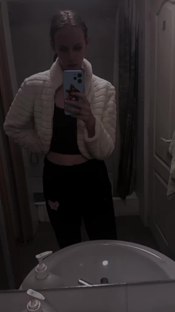 @RawenaSelest_v
