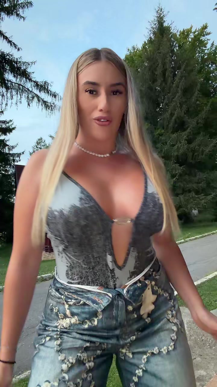 @Oana Isabell