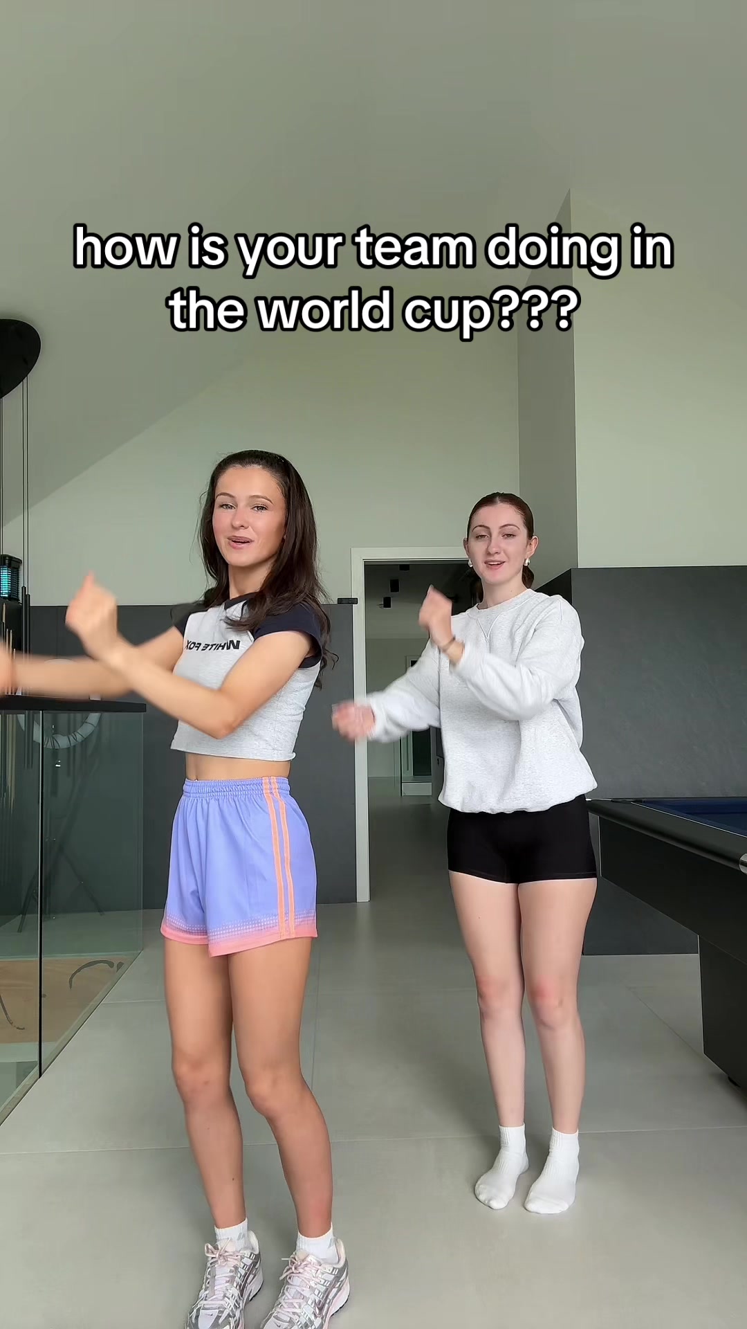 @thesimp5onsisters