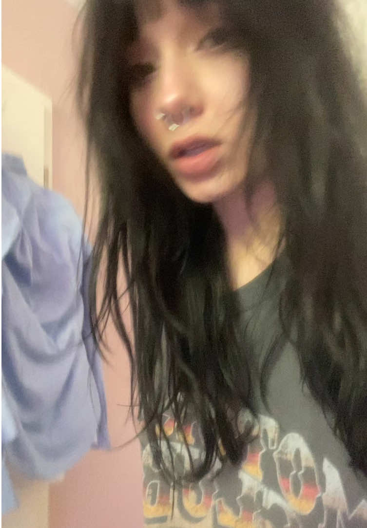 @Aprillollli >:(
