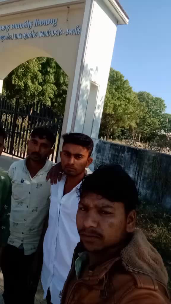 @Zala Bhalubha625