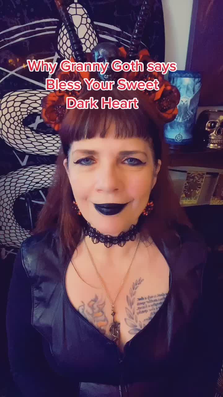 @Granny Goth Rauncie