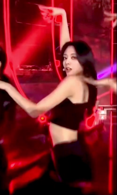 @YUNA ITZY