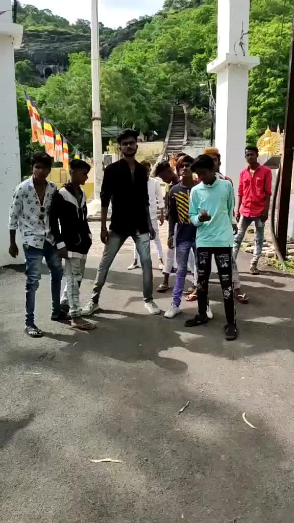 @👅_vaibhav___