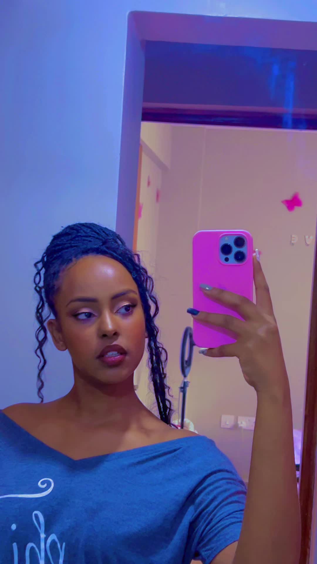 @Iamtonia