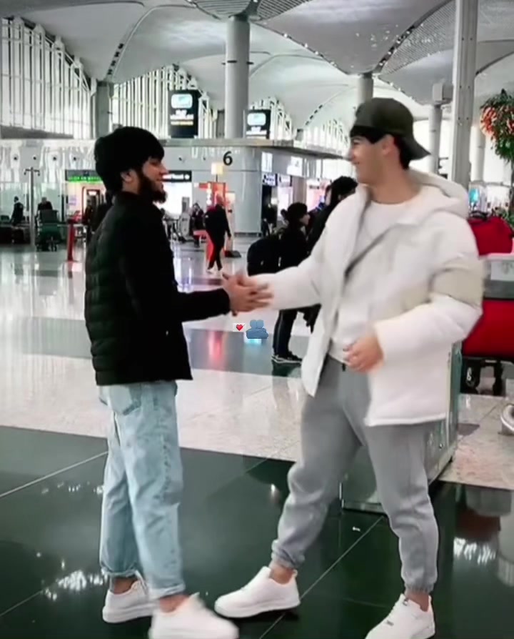 @𝓐𝓵𝓲.𝓐𝓻𝓪𝓫