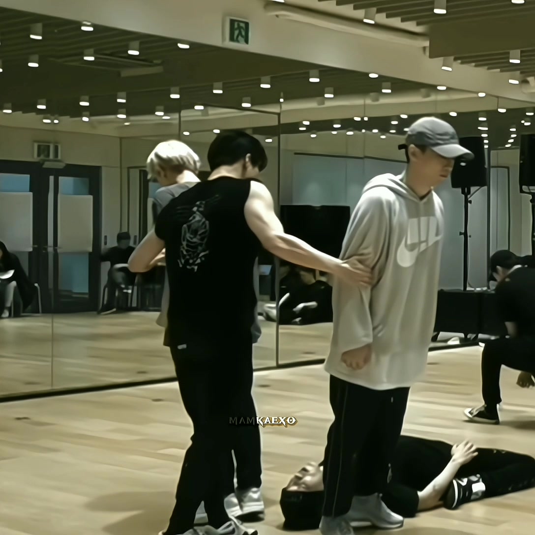 @🖤we're one exo🖤