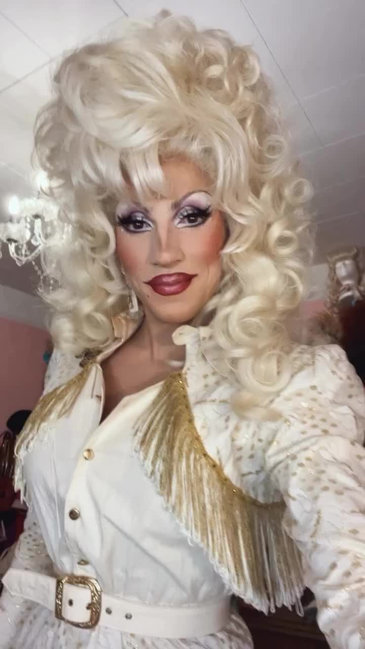 @Vivian Vanderpuss