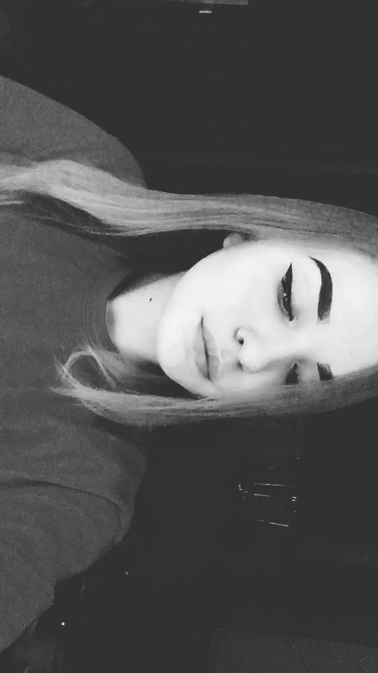 @Твоя бездна 💓