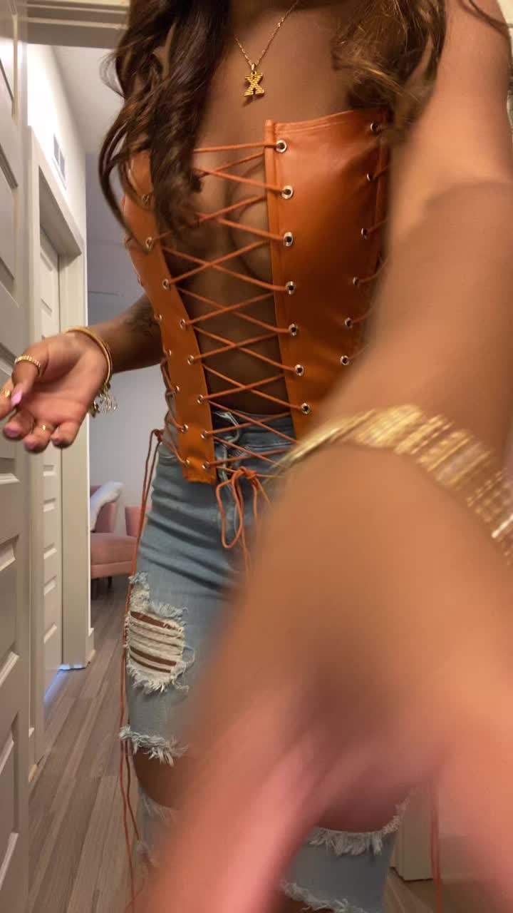 @Xanaenae_