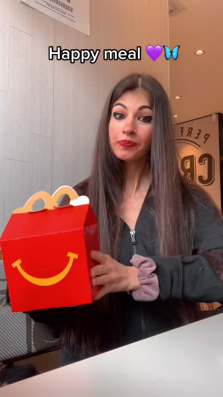 @JadeandEri.ly