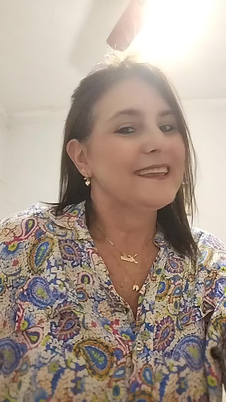@N&aacute;dia