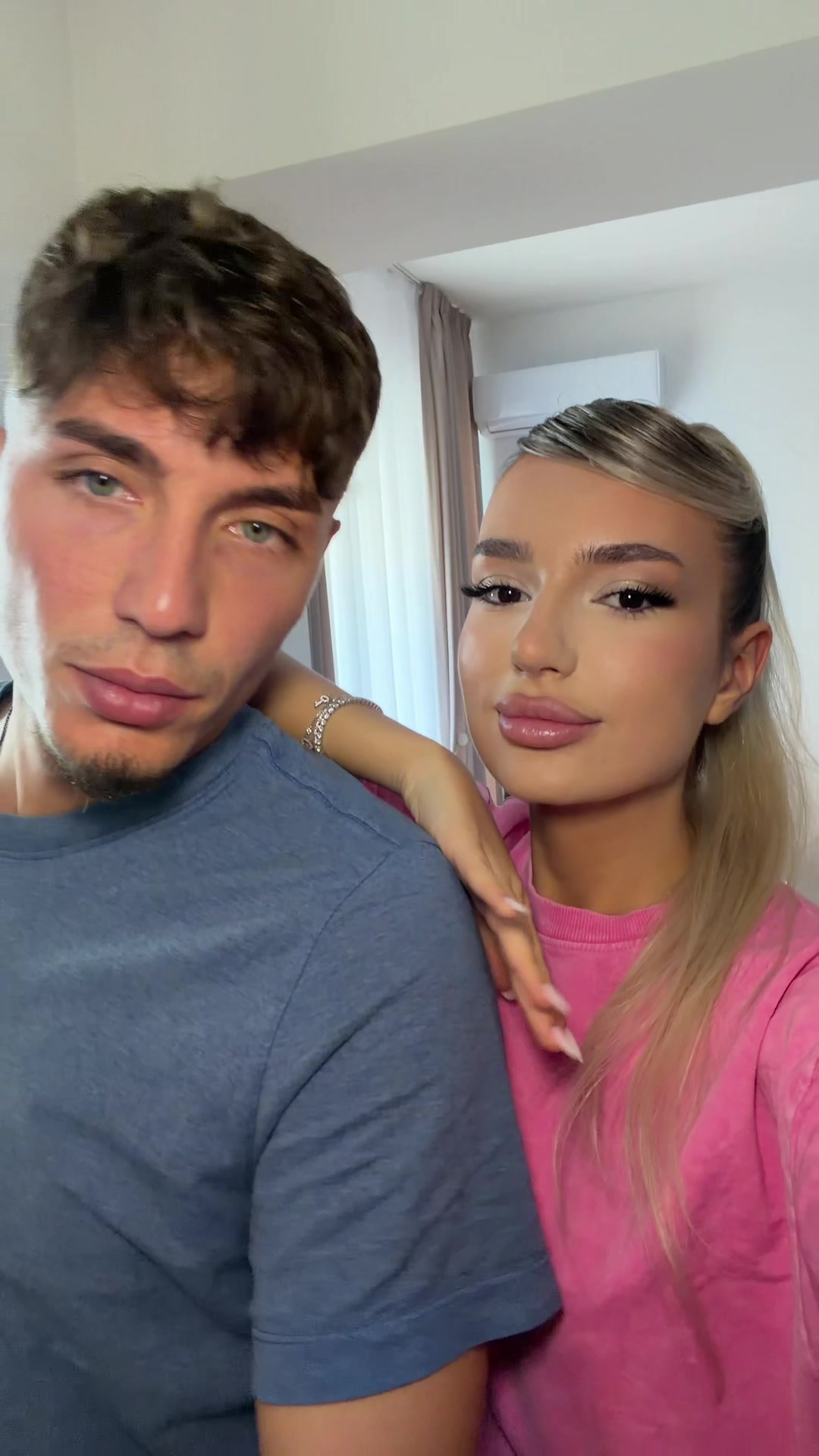 @Naomi💛