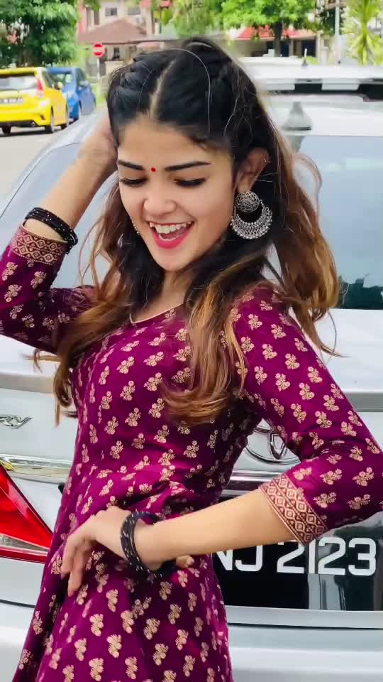 @Aishwarya 🦋