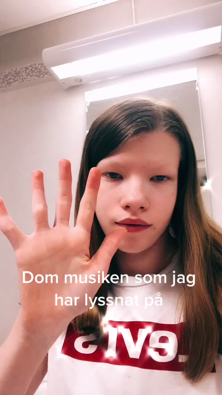 @Josefine