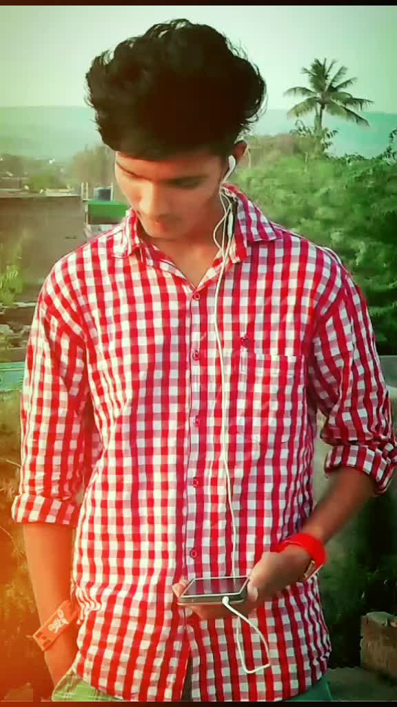 @"MH" 20 model { 😎 }