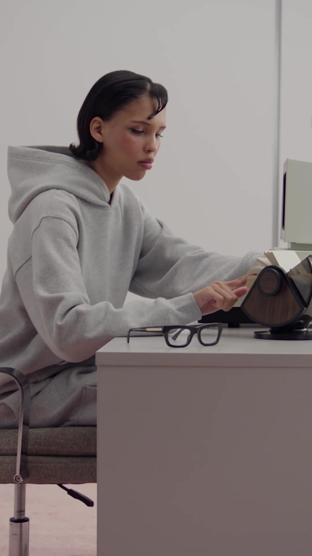 @Aritzia