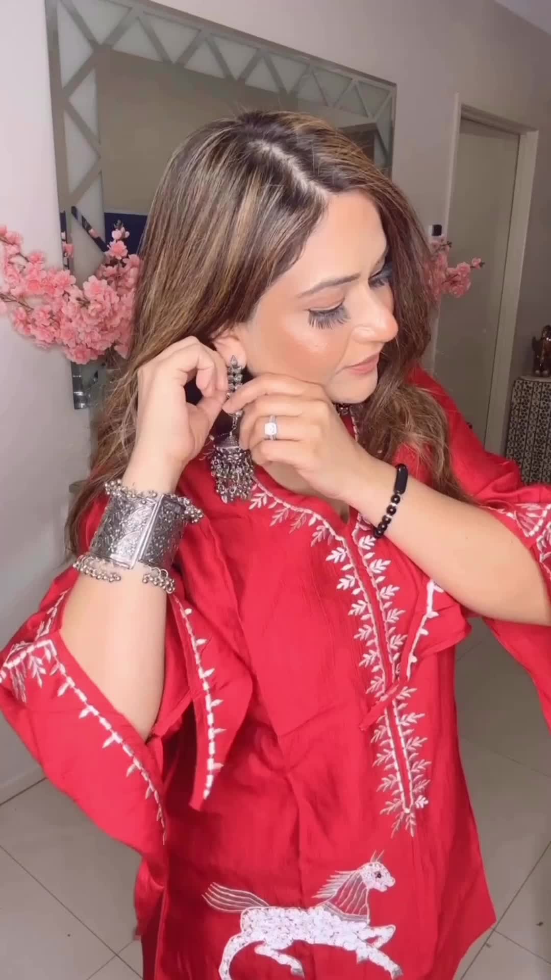 @saakshi