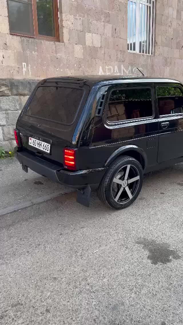 @Lada Niva Urban