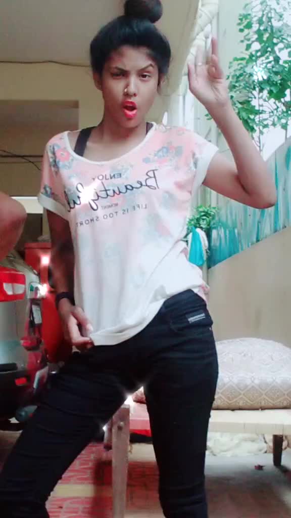 @pinky dancer💃