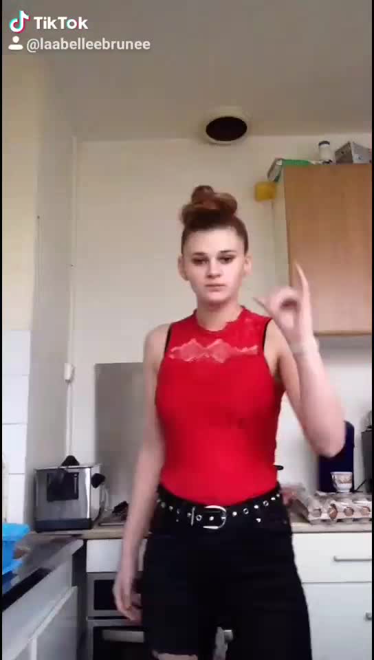 @Laabelleebrunee